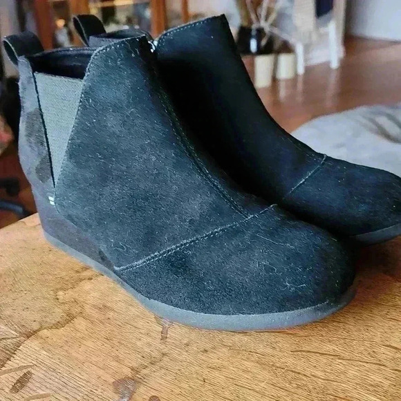 Tom's black zip up wedge ankle boots size 4 - Picture 4 of 7